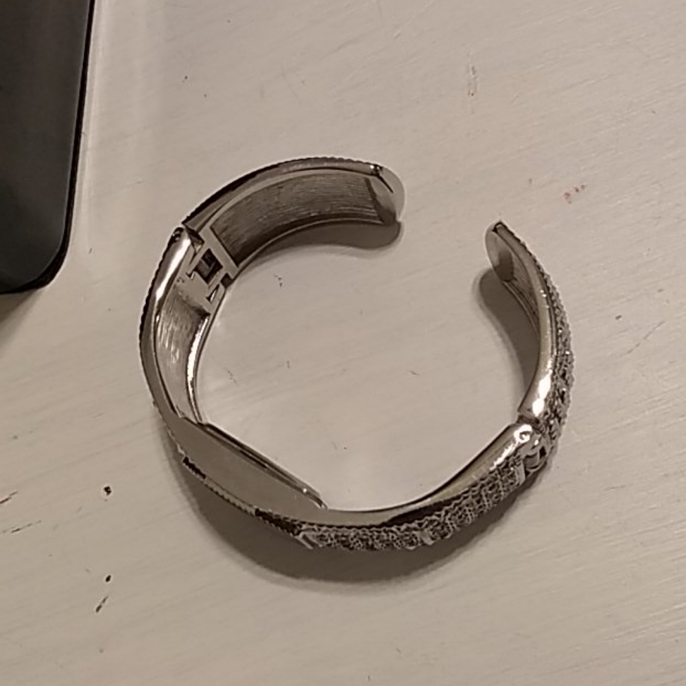 Watch - Picture 4 of 7